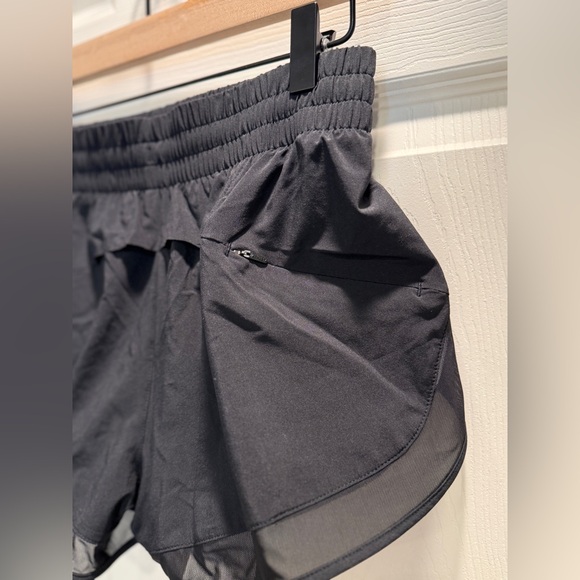 Athleta Mesh Racer Run 2.5" Short in Black-Size XXS-NWT - Picture 10 of 11